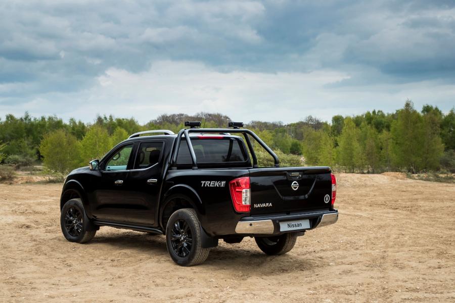  Nissan Navara Trek-1° 2017 года  (UK) (фото 4 из 12)